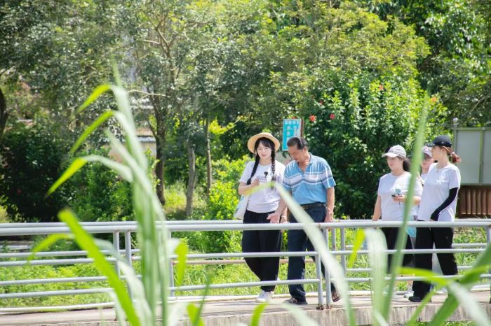 30�d���䡱��·���������ۈ��ء����V���χ��|�Pꠡ�������ӿ���{�ЈF����һλ��ɽ�B���˵Įa�I��